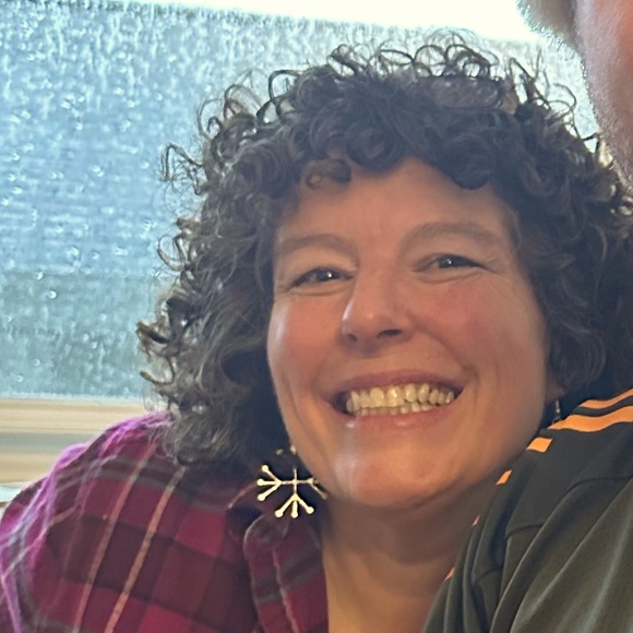 Meet your Posher, Louise - Picture 1 of 1